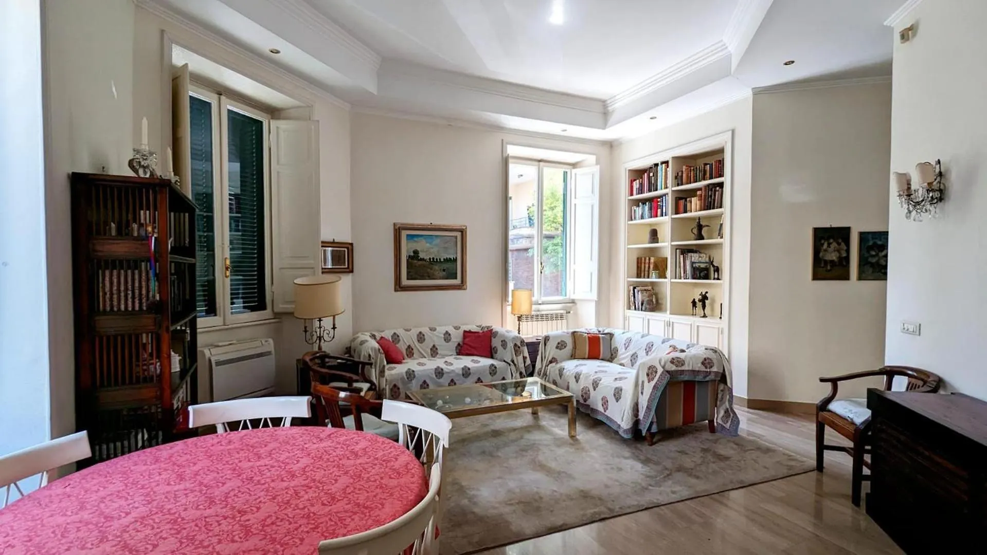 Beautiful 2-Bed Apartment In Roma  Rome